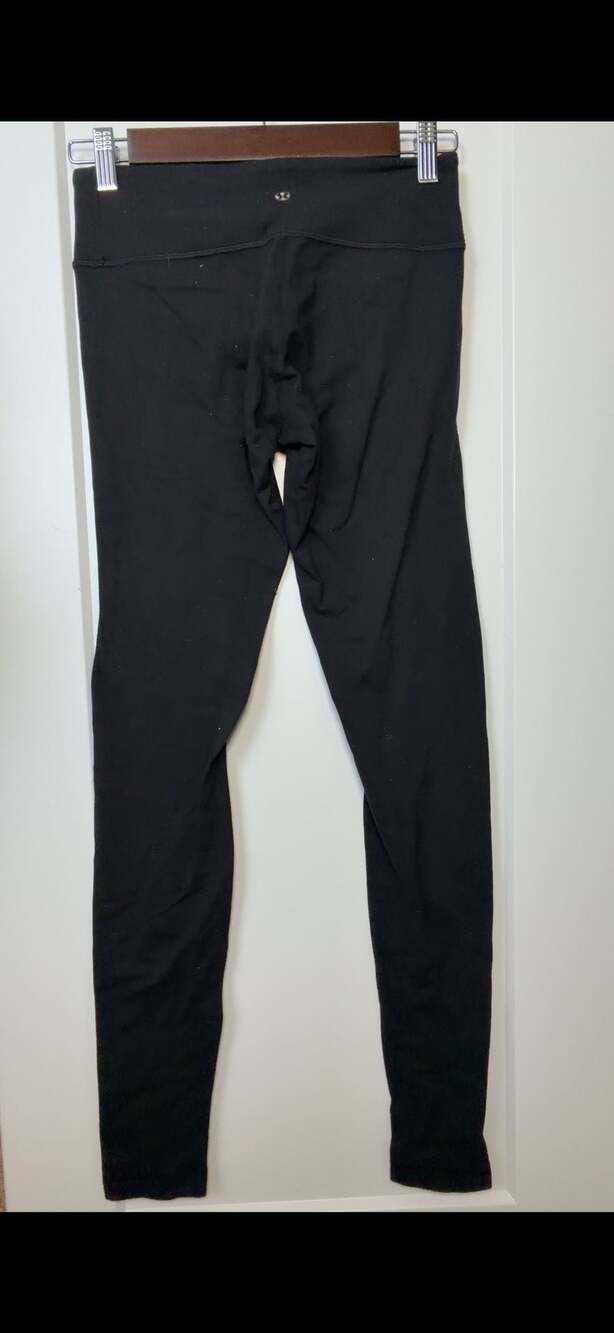 Lululemon Black Athletic Yoga Leggings_A100 - Picture 2 of 6